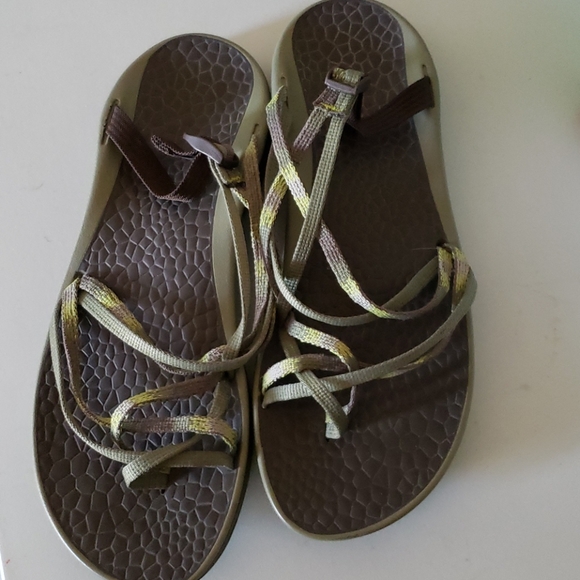 poshmark chacos